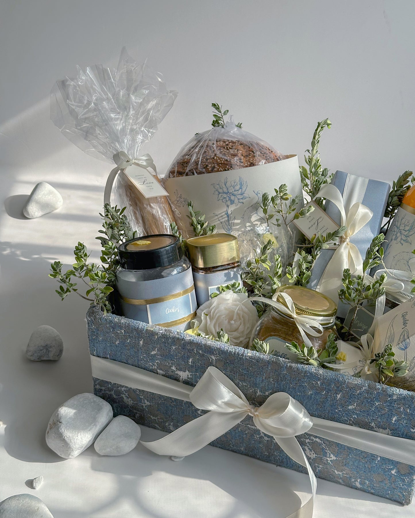 Meadow Walk - The Connoisseur Basket